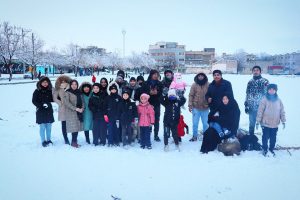 برف بازی گلشهری‌ها در محله ثامن &raquo; پایگاه خبری پورسینا