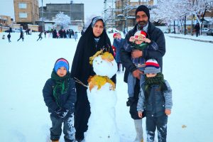 برف بازی گلشهری‌ها در محله ثامن &raquo; پایگاه خبری پورسینا