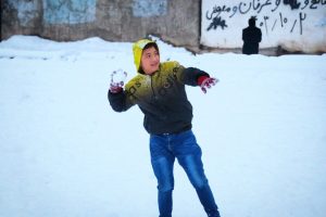 برف بازی گلشهری‌ها در محله ثامن &raquo; پایگاه خبری پورسینا