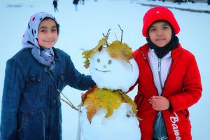 برف بازی گلشهری‌ها در محله ثامن &raquo; پایگاه خبری پورسینا