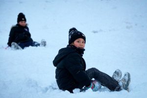 برف بازی گلشهری‌ها در محله ثامن &raquo; پایگاه خبری پورسینا