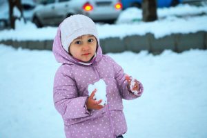 برف بازی گلشهری‌ها در محله ثامن &raquo; پایگاه خبری پورسینا