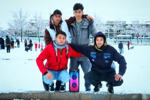 برف بازی گلشهری‌ها در محله ثامن &raquo; پایگاه خبری پورسینا